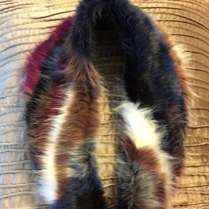 Faux fur collar